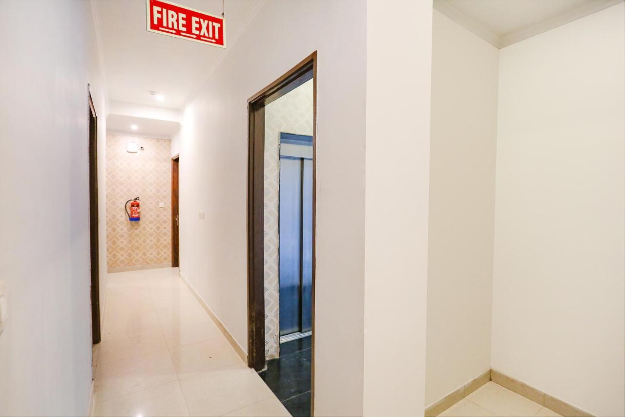 Fabhotel Novel Suites - Nr Yashobhoomi Convention Centre New Delhi Extérieur photo