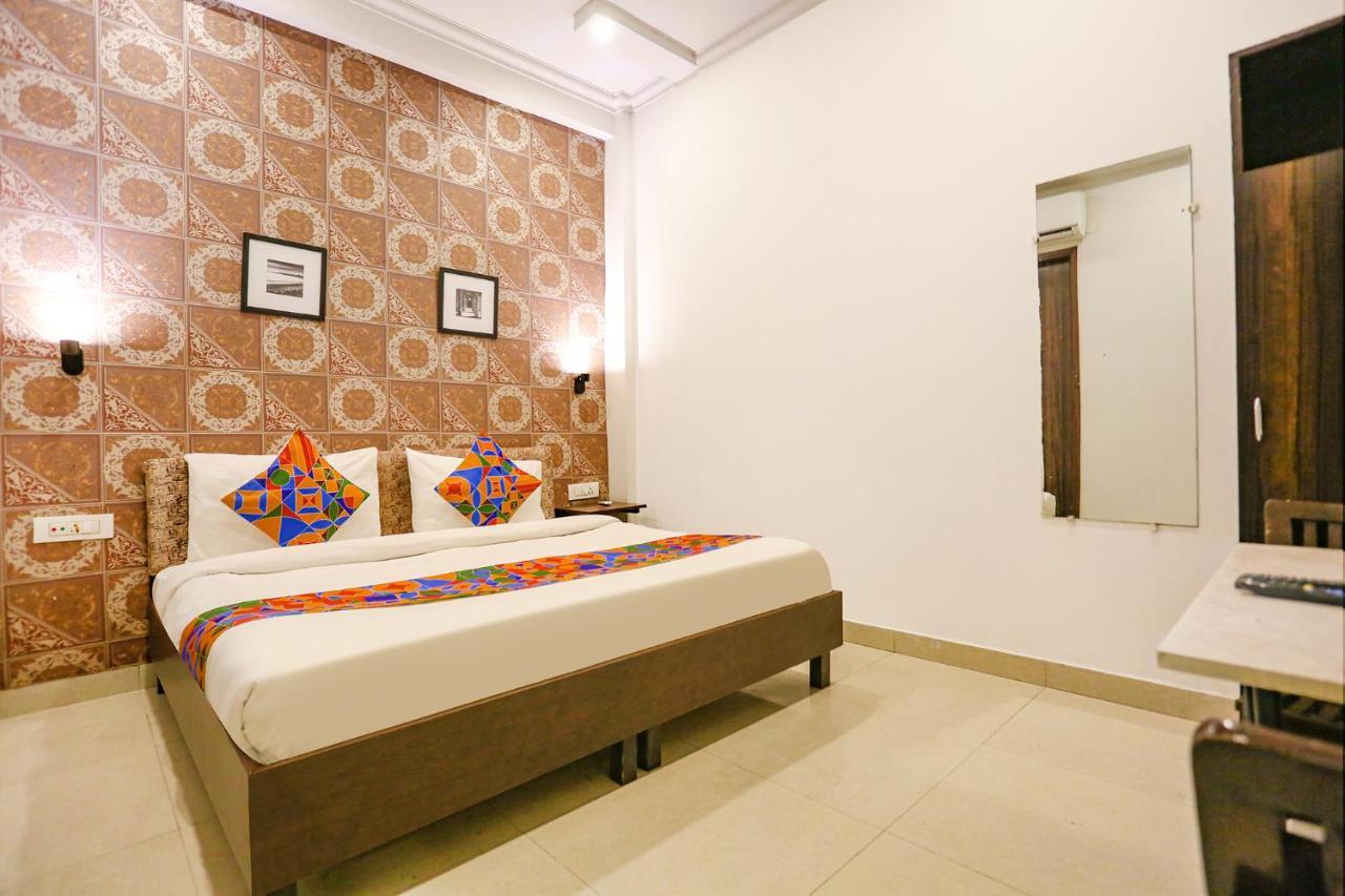 Fabhotel Novel Suites - Nr Yashobhoomi Convention Centre New Delhi Extérieur photo