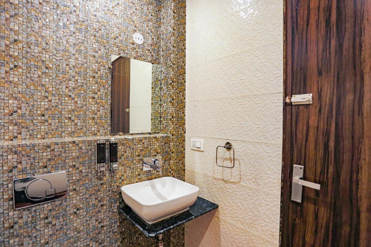 Fabhotel Novel Suites - Nr Yashobhoomi Convention Centre New Delhi Extérieur photo