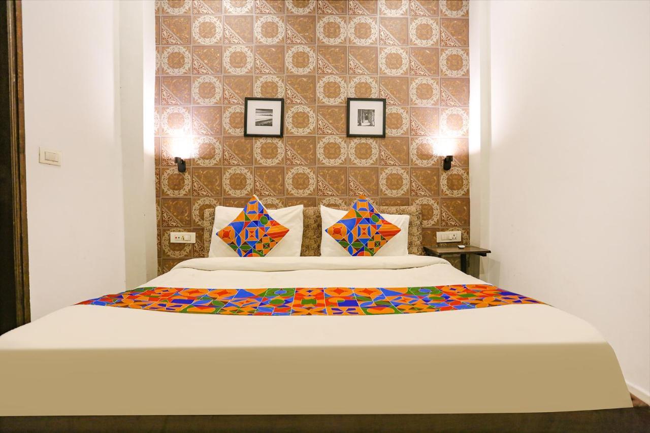 Fabhotel Novel Suites - Nr Yashobhoomi Convention Centre New Delhi Extérieur photo